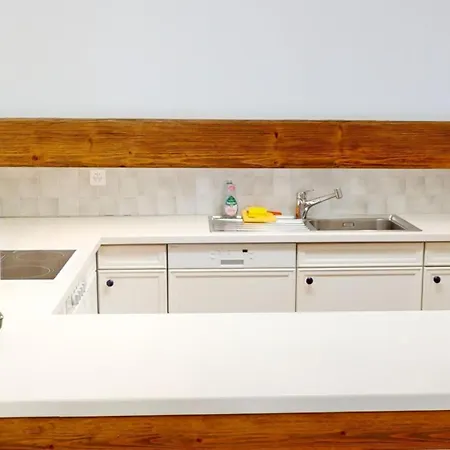 Apartamento Zentrale 5,5 Zimmer Fuer Bis Zu 8 Personen