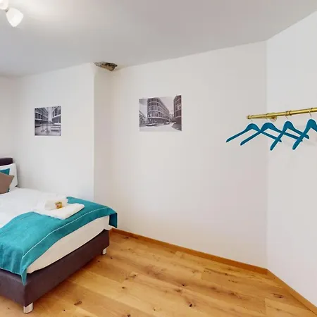 Apartment Zentrale 5,5 Zimmer Fuer Bis Zu 8 Personen *