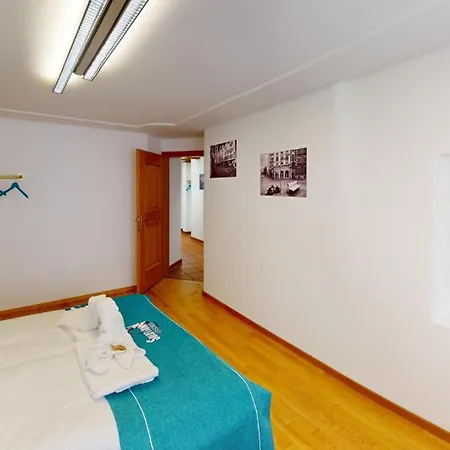 Zentrale 5,5 Zimmer Fuer Bis Zu 8 Personen Apartment *