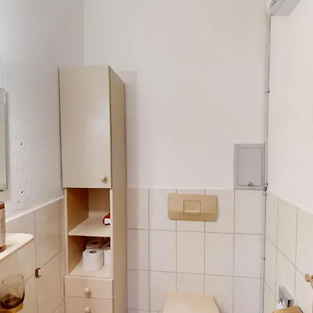 Zentrale 5,5 Zimmer Fuer Bis Zu 8 Personen