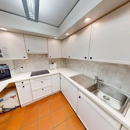 Apartment Zentrale 5,5 Zimmer Fuer Bis Zu 8 Personen